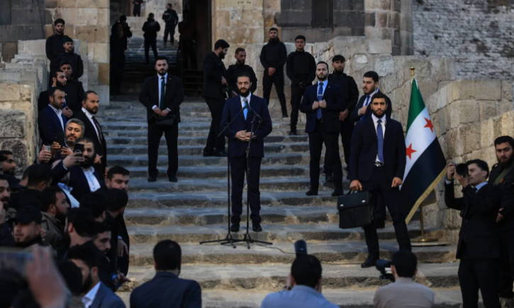 الشرع يُطلق من حلب مهمة "إعادة البناء"