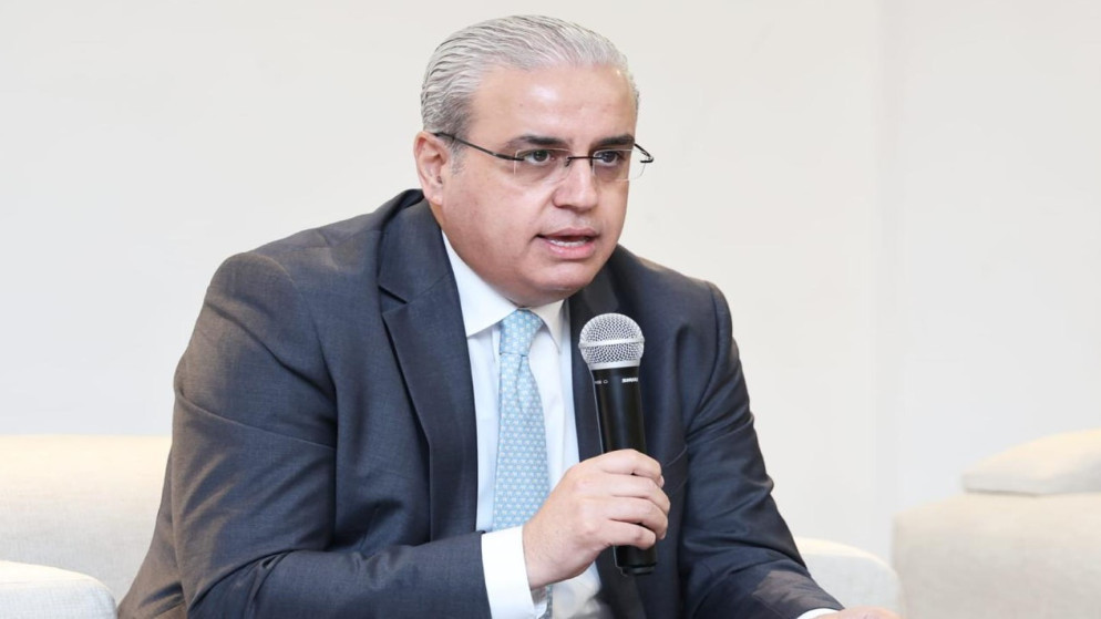 وزير الصحة يطلق خطة لحل مشكلة تزاحم المرضى على صيدليات المستشفيات