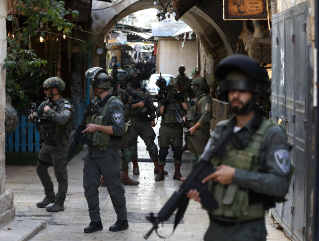 إصابة طفل وشاب برصاص الاحتلال خلال اقتحام مدينة نابلس