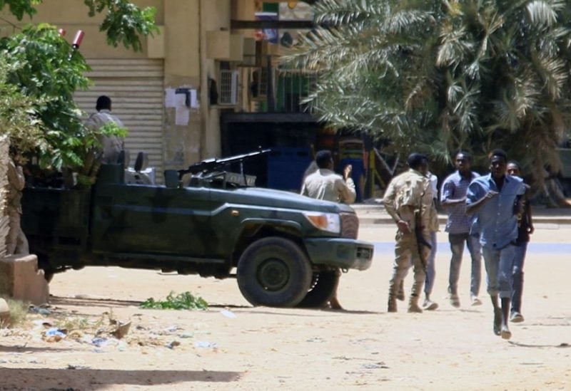 بسبب منشور ..  استخبارات الجيش السوداني تعتقل صحفيا!