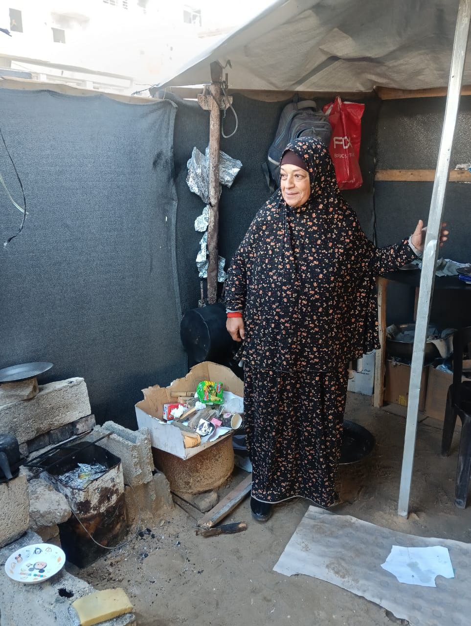 ​"النازحة مريم حجاج تودع 2025 في 'خيمة المأساة