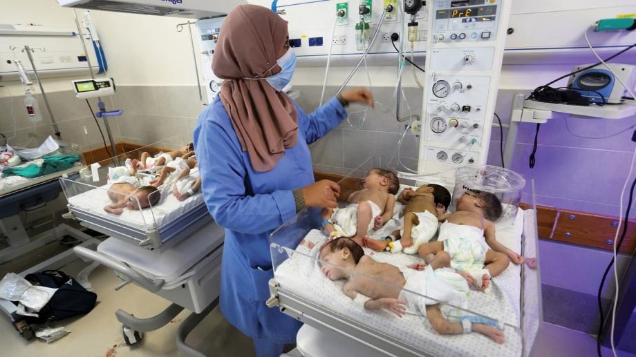 الصحة بغزَّة تترقَّب عودة 8 أطفال خدج عبر معبر رفح 