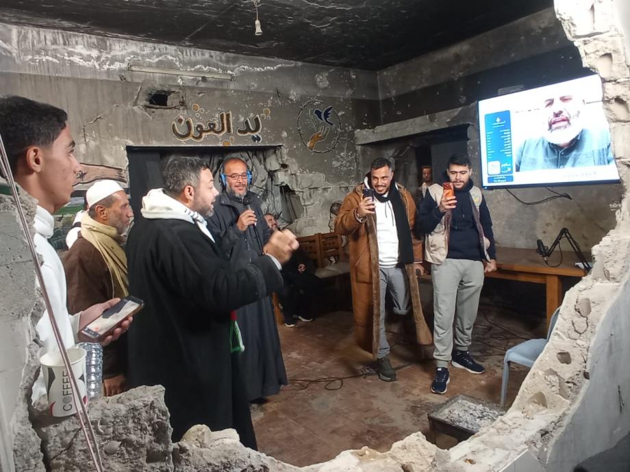 يومها الأخير ..  "صحيفة فلسطين" ترافق ولادة الأمل في حملة "يد العون" بغزة 