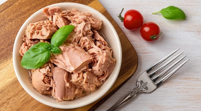 التونة الطازجة أم المعلبة  ..  أيهما الأفضل لصحتك؟