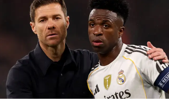 بإيماءة مثيرة ..  كيف استفز فينيسيوس جماهير جيرونا؟