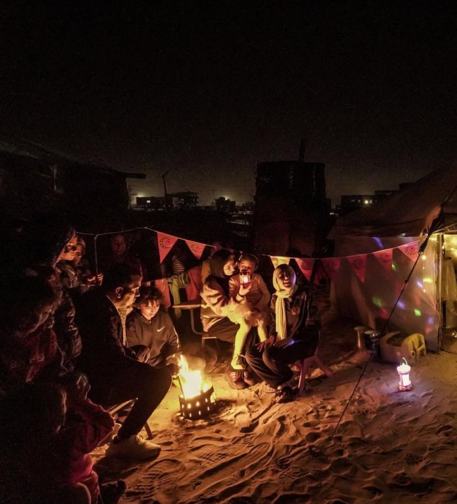 إفطار تحت القماش بغزة ..  رمضان ثالث والحرمان ضيف دائم 