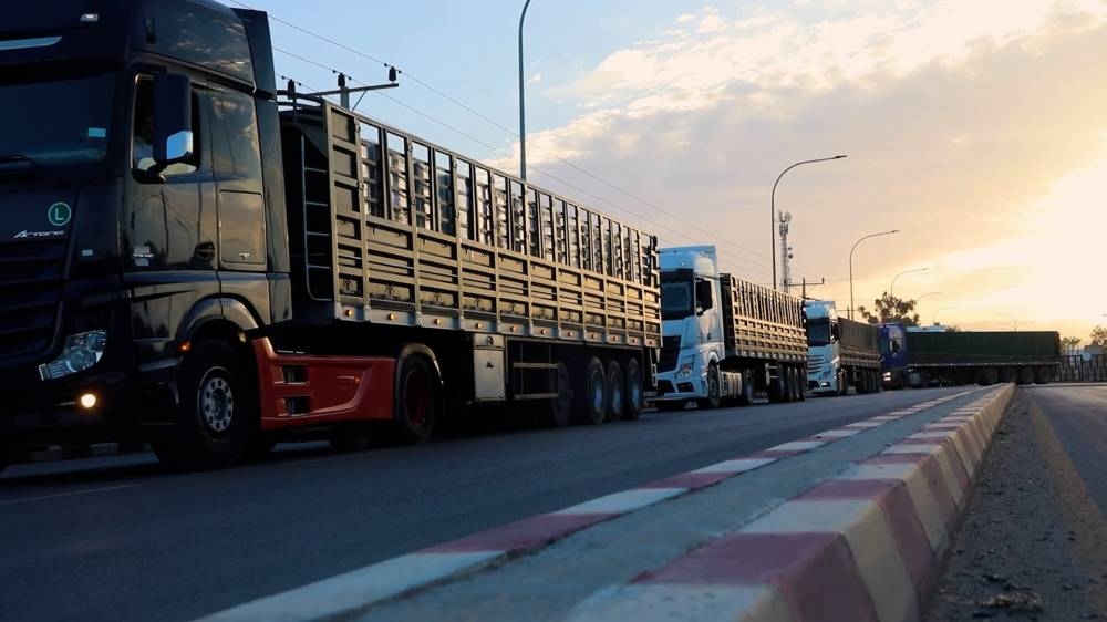 عبور 91 شاحنة مساعدات من الأردن لأهلنا في غزة