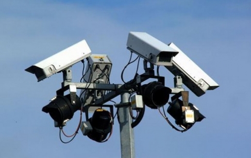 كاميرا للشارع وكاميرات للبيوت