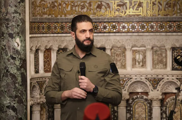 بالزي العسكري ..  الشرع يشارك السوريين في احتفالات الذكرى الأولى لـ"التحرير"