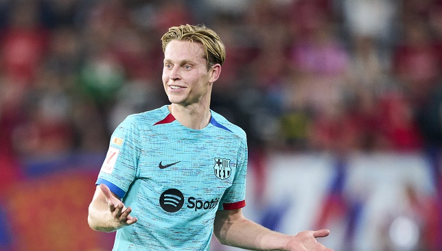 دي يونج يُبعثر أوراق فليك قبل مواجهة ريال مدريد في الكلاسيكو