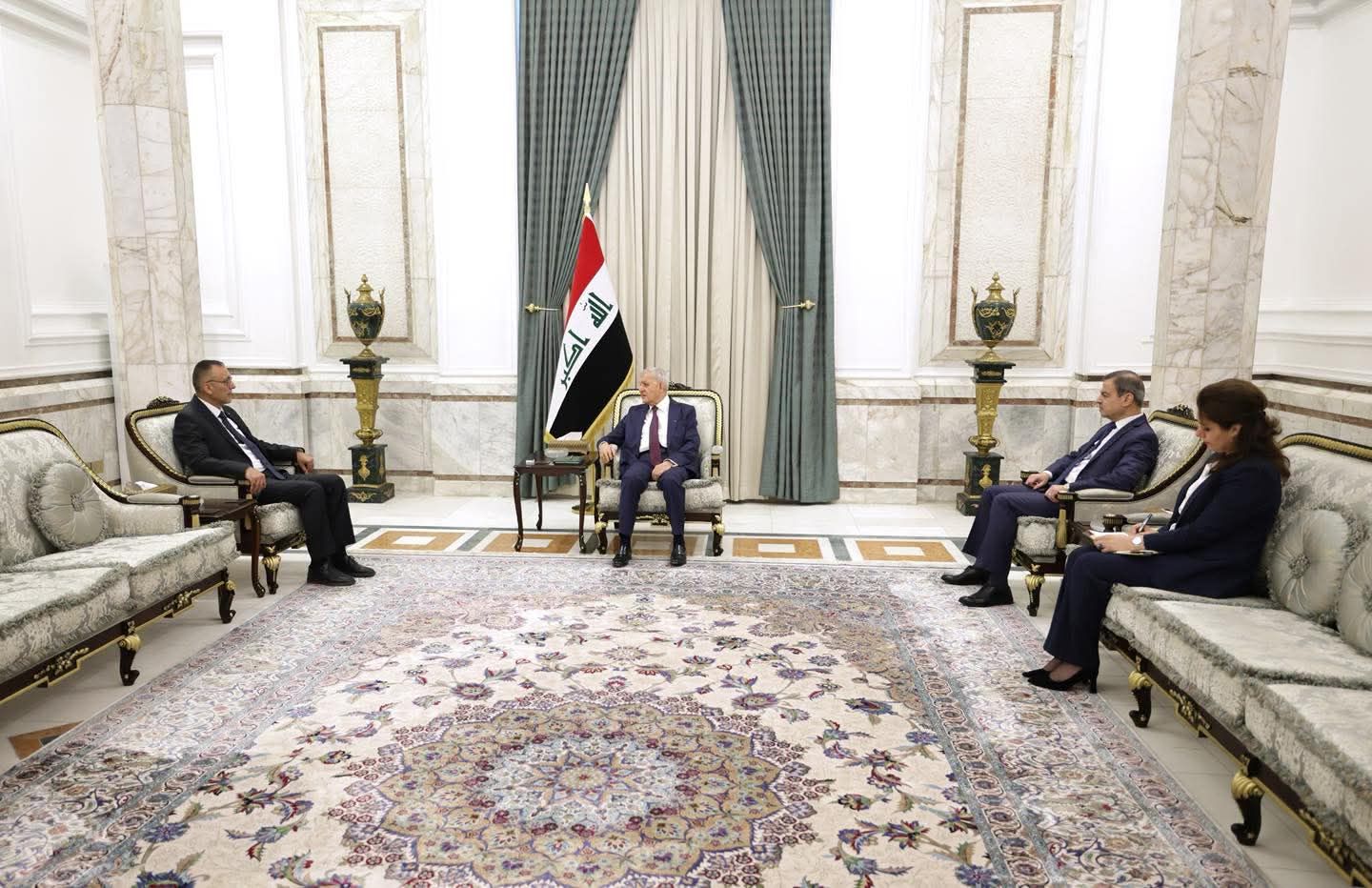 الرئيس العراقي يؤكد ضرورة توحيد الجهود لوقف العدوان على غزة 