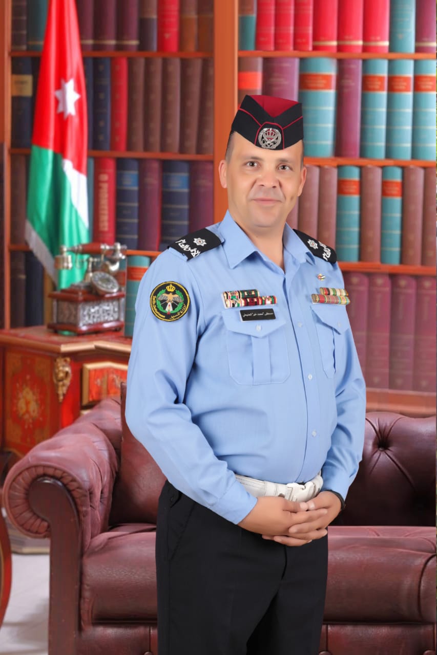 ترفيع مصطفى الحنيطي الى رتبة ملازم2  ..  مبارك