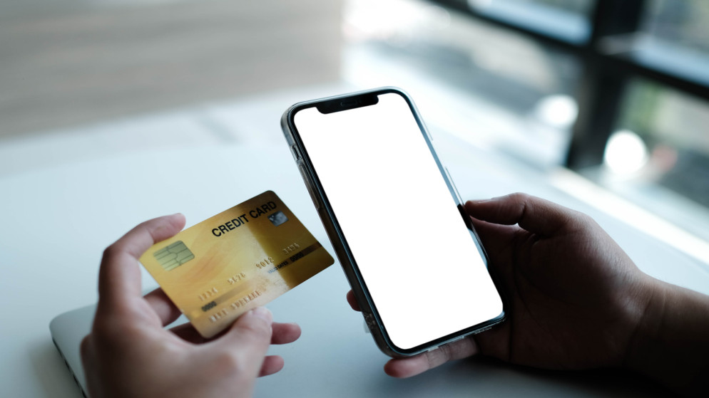 الدفع عبر الهاتف النقال يرتفع 28% بالربع الأول من العام الحالي