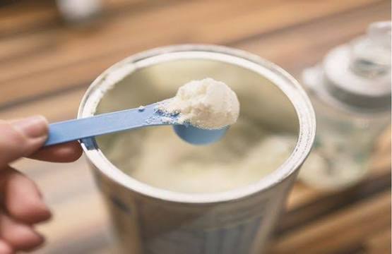 الغذاء والدواء توضح بشأن السحب الاحترازي  لبعض تشغيلات حليب الأطفال 