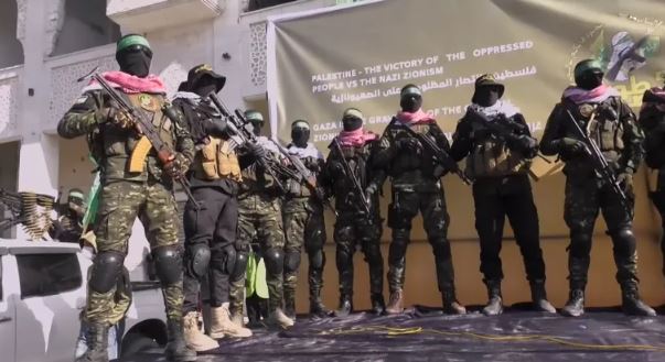 قوات فلسطينية تتدرب في مصر استعداداً لتأمين غزة  .. ما القصة؟