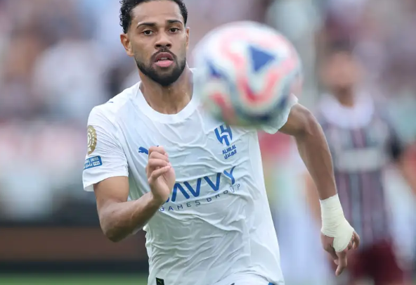 رغم الرحيل ..  لودي يستعيد ذكريات التألق بقميص الهلال