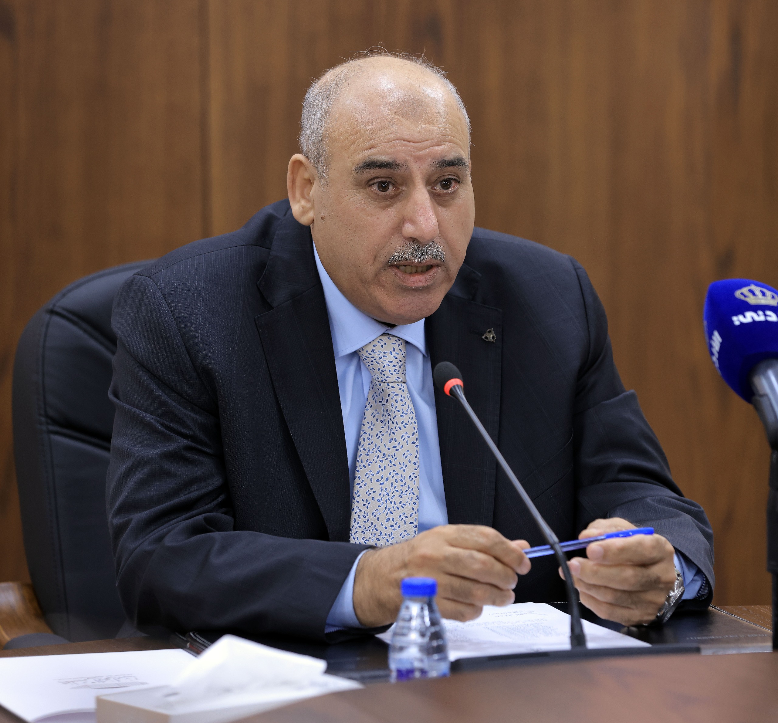 القاضي يترأس اجتماعاً للجنة الرد على خطبة العرش واختيار القيسي رئيساً والعموش للجنة الصياغة 