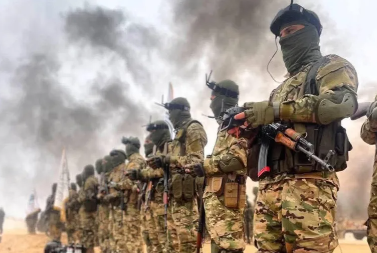 5 إستراتيجيات حاسمة لقوات "ردع العدوان" بمعركة تحرير سوريا