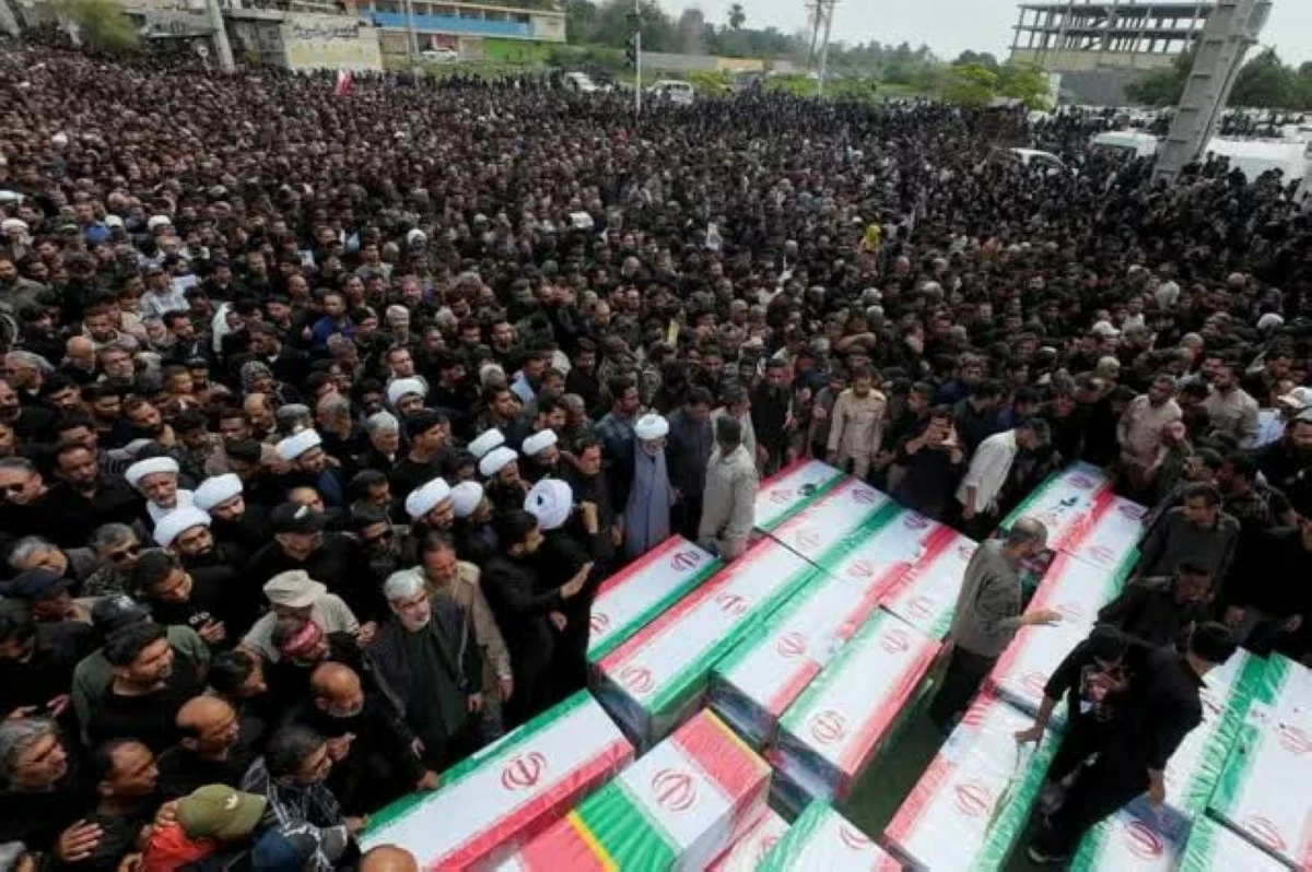 إيران تخفض حصيلة قتلى الهجوم على مدرسة ميناب إلى 155 شخصا