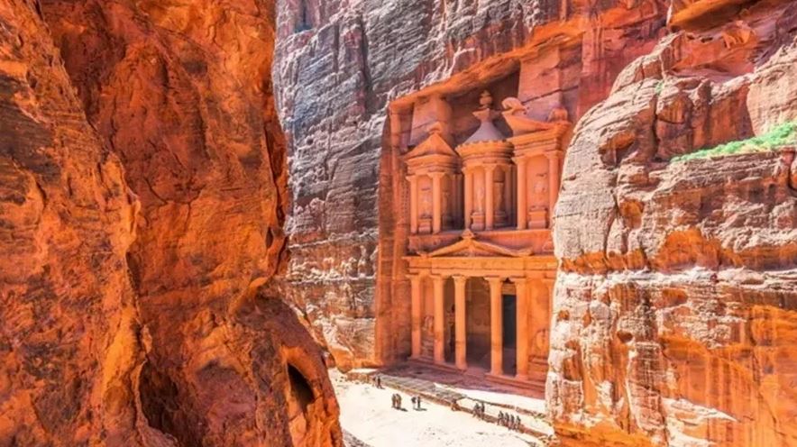 السعوديون والسوريون الأكثر زيارة للأردن في 2025