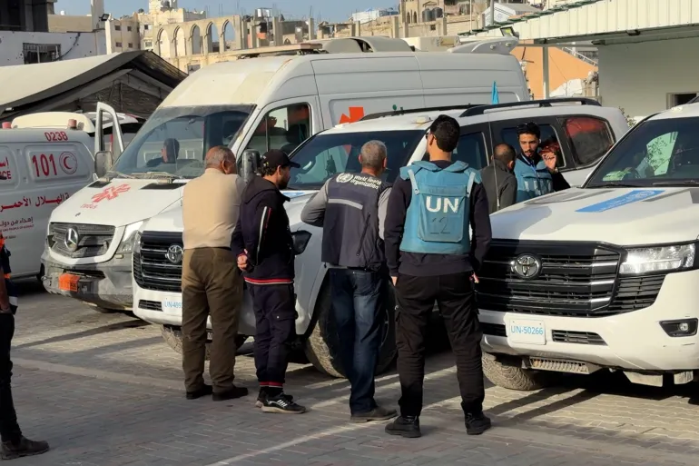 غربة طبية على بوابات رفح ..  جريح يعبر وعشرات الآلاف ينتظرون