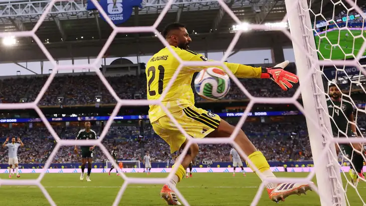 رسميًا ..  الهلال يعيد العويس بعد كتابة التاريخ في كأس العالم