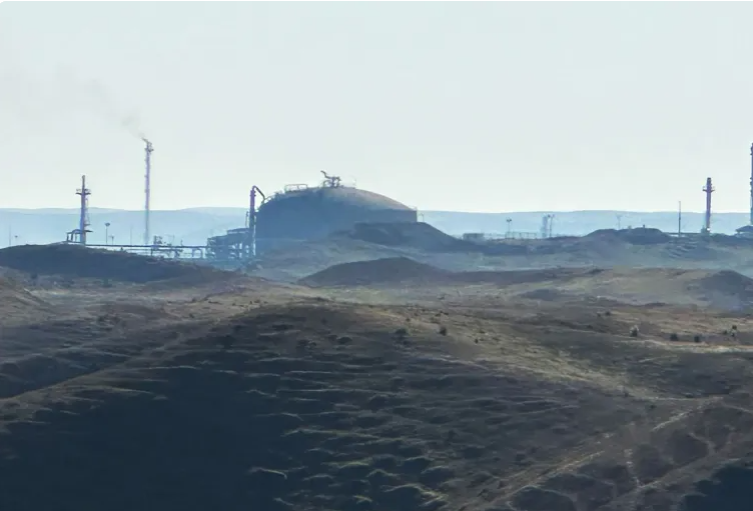 حقل خور مور العراقي يباشر تصدير الغاز بعد أيام من هجوم بمسيّرة