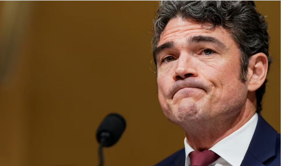 ما دلالة استقالة مدير مكافحة الإرهاب الأمريكي بشأن إيران؟