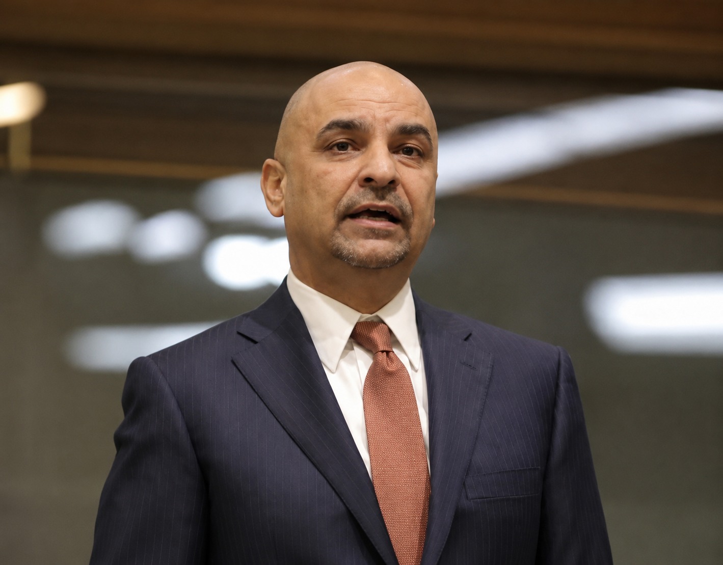 من يتحمل مسؤولية تراجع يزيد أبو ليلى؟ ..  طارق خوري يوجه سهام النقد إلى الجهاز الفني