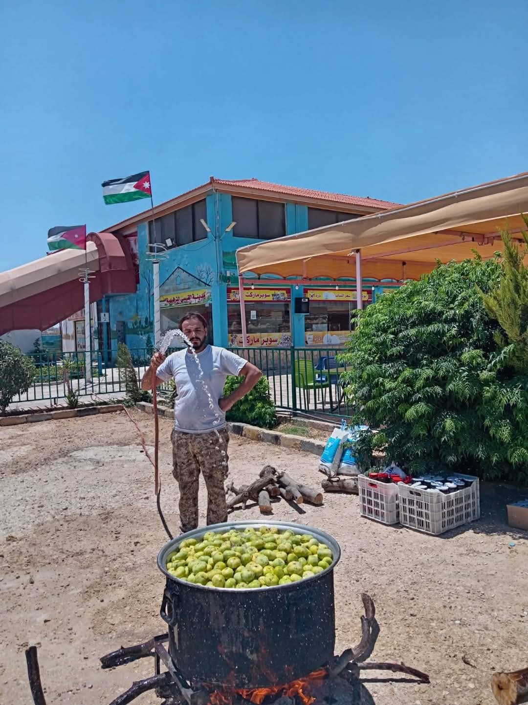 العويسات يطلق مشروع “مربى التين” ويهدي ٩٠٪ من أرباحه لأهل غزة