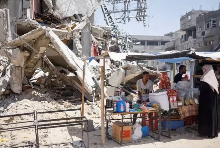 غزة: عمال بلا عمل وسط انهيار اقتصادي ومعيشي شامل  