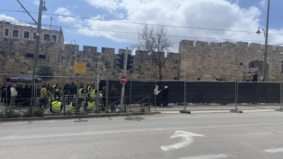 كنائس فلسطين تحيي "سبت النور" ..  والاحتلال يحول القدس لثكنة عسكرية