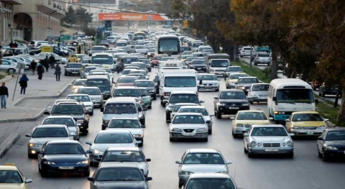 السير: عطل مركبة بنفق صويلح وسقوط أكياس أسمنت يسببان اختناقات صباحية