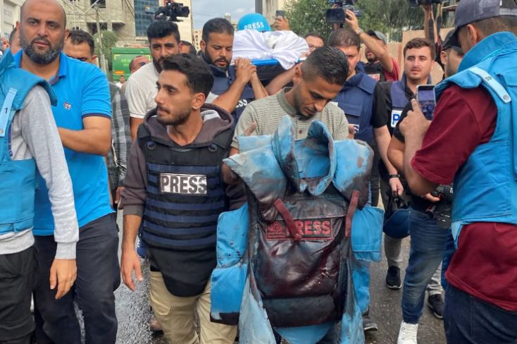 مئات الصحفيين الدوليين يطالبون بالدخول الى غزة 