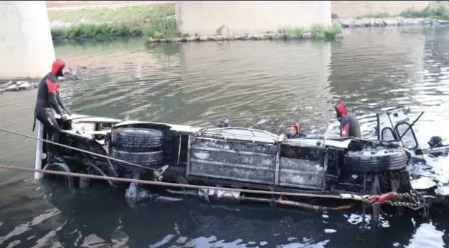 الجزائر توقف 4 قنوات بثت صوراً صادمة لحادث الحافلة