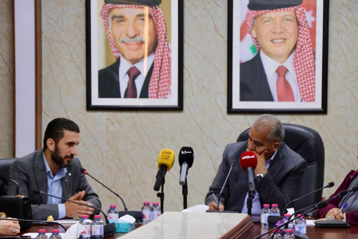 الهميسات يلتقي شباب عجلون لبحث تحديات التشغيل والتدريب