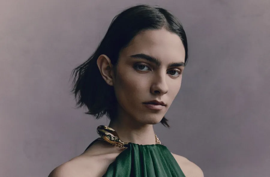 الفرق بين السيروم والكريم ..  أيهما الأفضل للحصول على بشرة مشرقة وناعمة؟