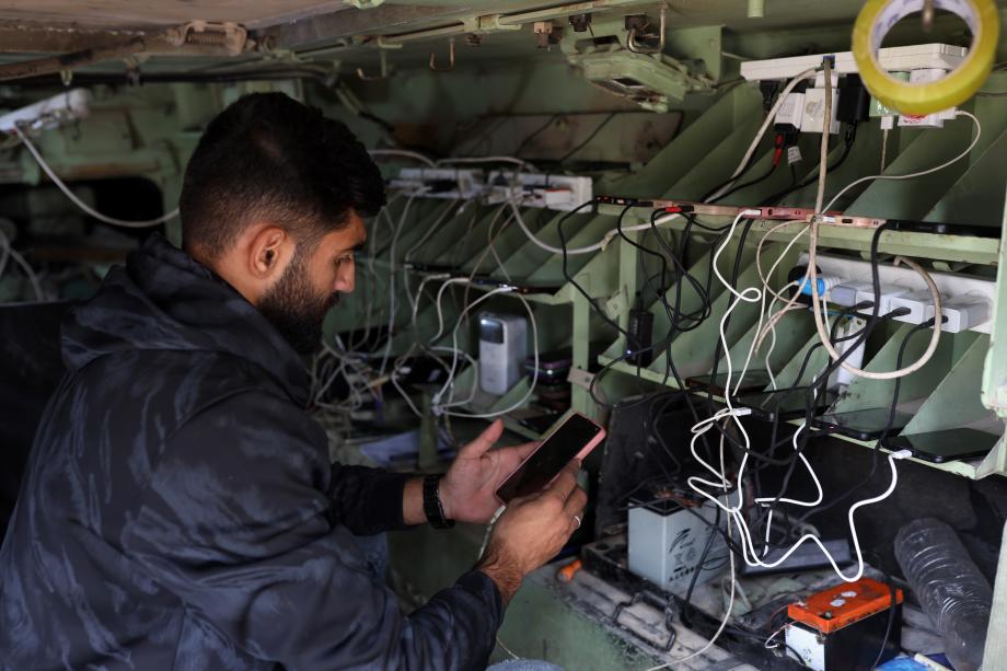 حرب الإبادة تشلّ قطاع التكنولوجيا وتطيح بالاقتصاد الرقمي  