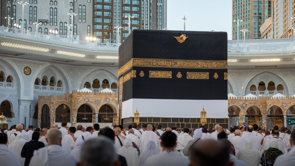 ولي عهد السعودية يدشن مشروعا لزيادة سعة المسجد الحرام 900 ألف مصل
