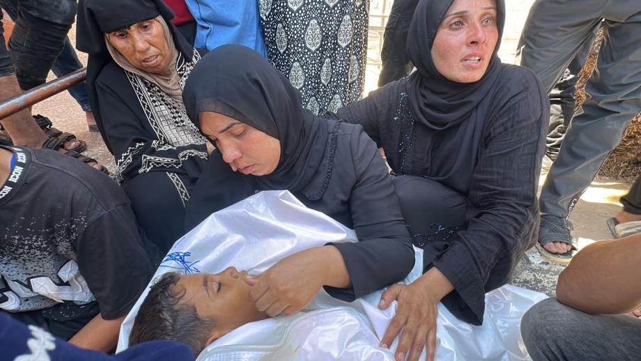 رصاصة إسرائيلية في قلب الطفل معتز تسرق روحه وتلحقه بوالده وشقيقه