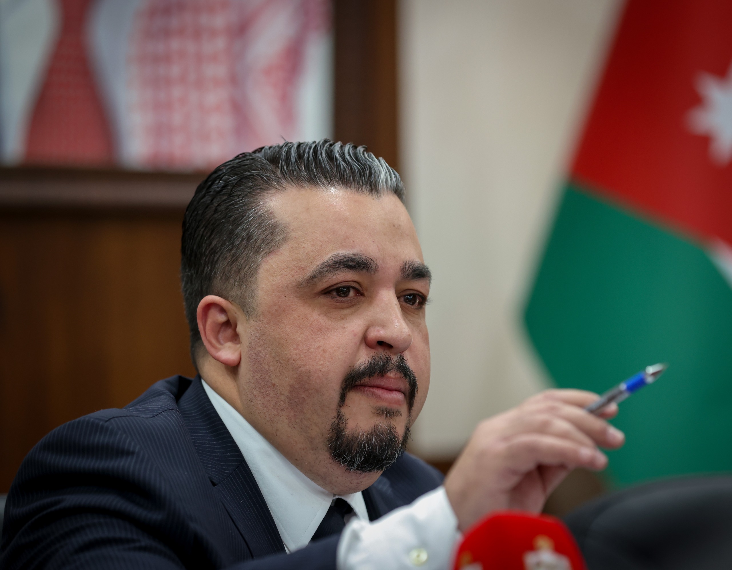 مواطنون يردّون على الحواري: "لا نريد حماية ..  نريد بقاء القانون كما هو"