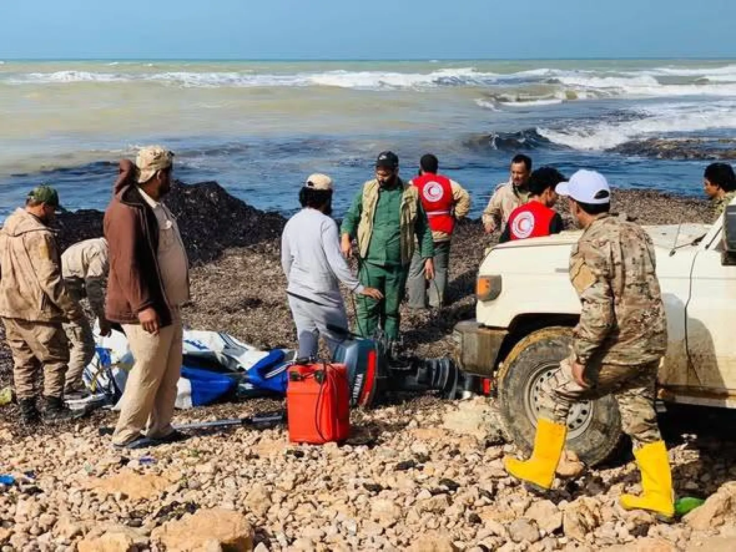 الهلال الأحمر: ليبيا تنقذ 404 مهاجرين على متن 10 قوارب