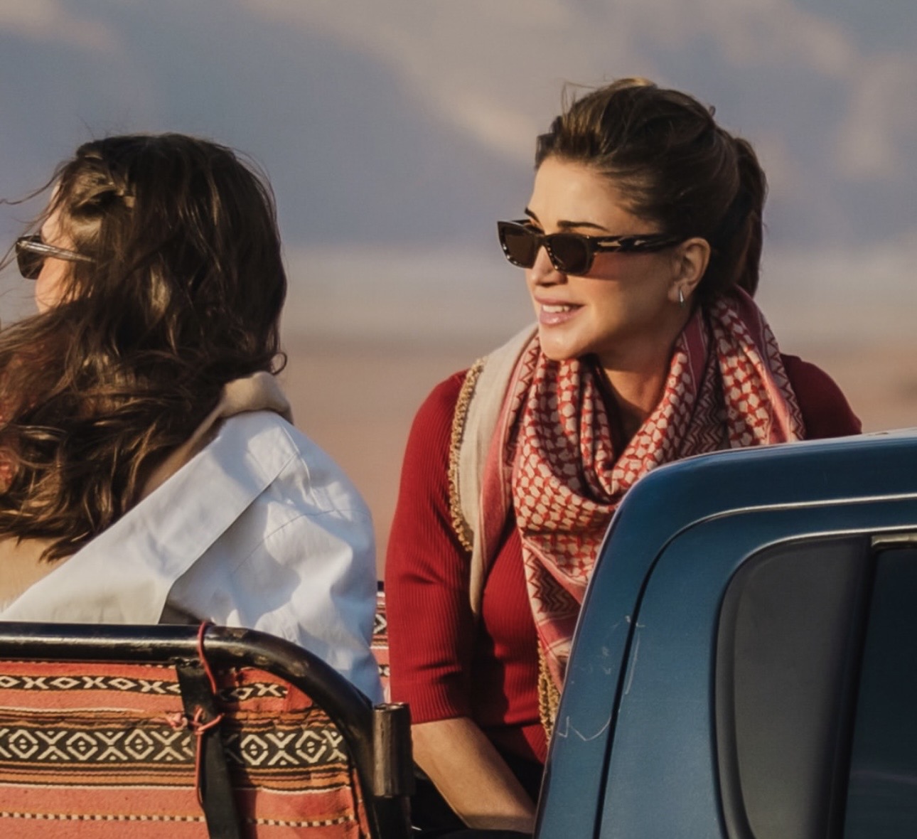 المهيرات تكتب: حين يلتقي الدواء بالصحراء ..  الأردن كما تراه الملكة رانيا