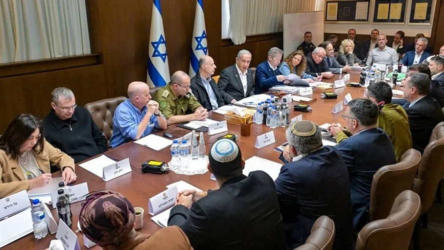 الكابينت يبحث الليلة الوضع في إيران ولبنان 