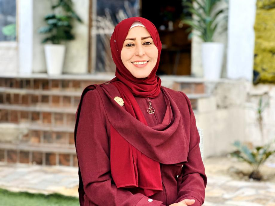 الكاتبة والأديبة أمل أبو عاصي: "أستحق الحياة"  