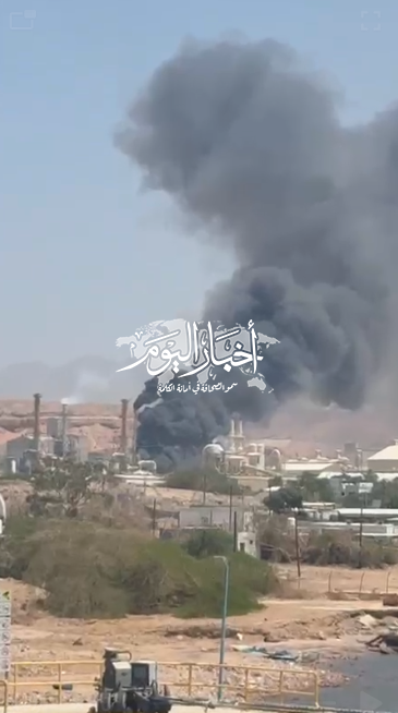 الدفاع المدني  والشرطة يخمدان حريق  داخل أحد المصانع في محافظة العقبة