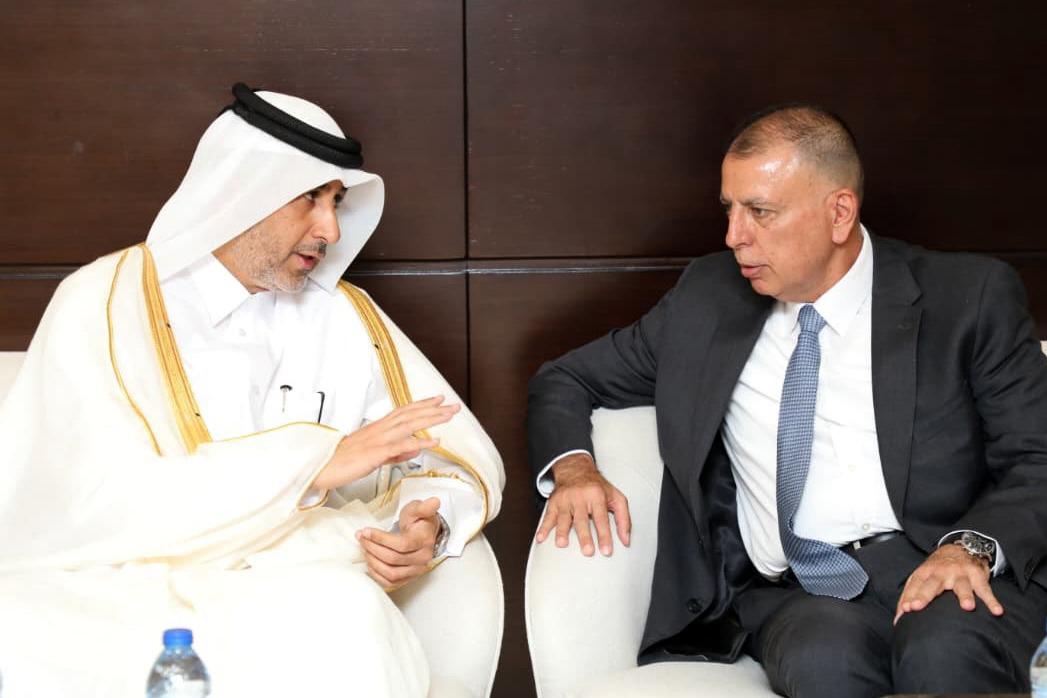 وزير الداخلية يستقبل وزير الدولة للشؤون الداخلية القطري