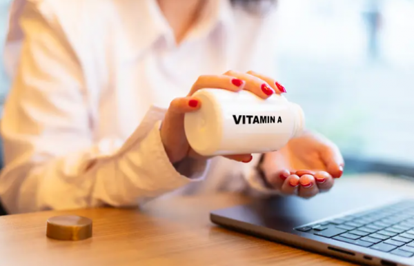 تناول الزنك مع فيتامين A  ..  فوائد متداخلة وتحذيرات مهمة