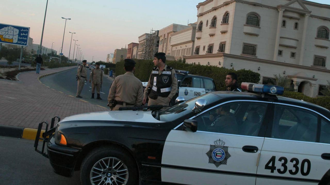 شخص ينتحل هوية مواطن كويتي متوفى لمدة 39 عامًا