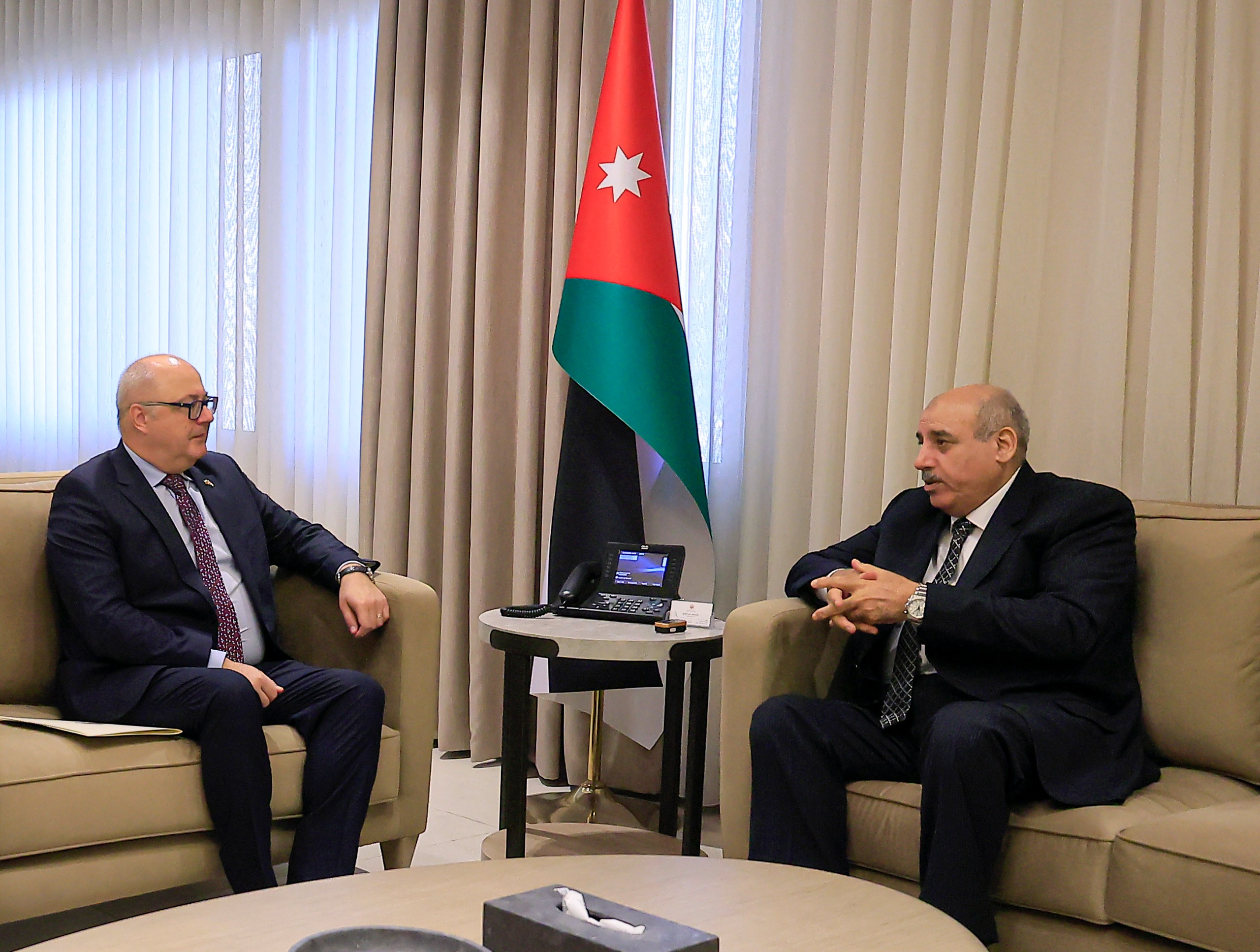 القاضي يلتقي السفير البلغاري